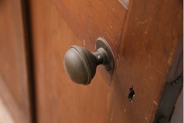 アンティーク建具　昭和レトロな雰囲気を盛り上げる木製ドア(ガラス扉、建具)(R-049504)
