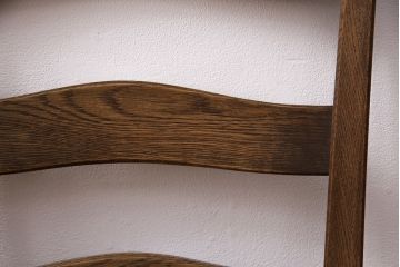 中古　美品　永田良介商店　神戸洋家具　落ち着きのあるシックな佇まいが魅力のラダー型食堂椅子(ダイニングチェア、ラダーバックチェア、ワークチェア、椅子)(R-049515)