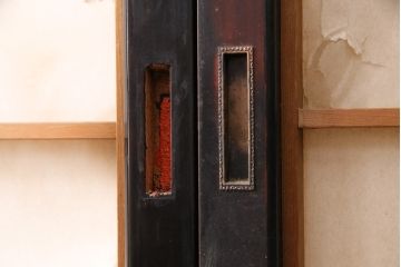 アンティーク建具　昭和初期　漆塗り　希少!腰板の凝ったつくりが魅力の障子戸2枚セット(引き戸、建具)(R-049518)