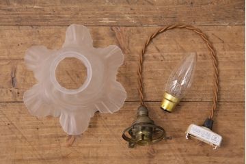 中古　ブランド照明　お花のような可憐さが魅力の天井照明(ペンダントライト、吊り下げ照明)(R-049530)