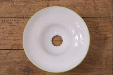 アンティーク照明　和製アンティーク　グリーンの縁がアクセントのシンプルな吊り下げ照明(天井照明、ペンダント照明、シェード、電笠)(R-049532)