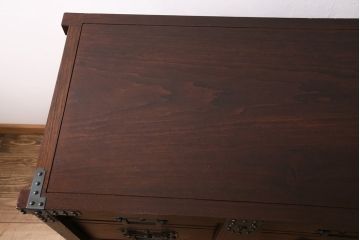 中古　美品　国産　手造り家具　民芸城山　伝統車付きタンス　日本の伝統美が詰まった車箪笥(定価約60万円)(衣装箪笥、和タンス、引き出し)(R-049539)