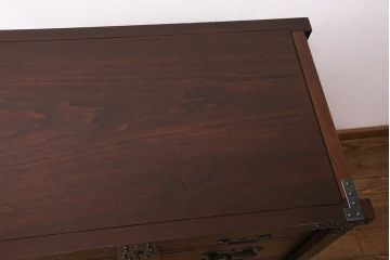 中古　美品　国産　手造り家具　民芸城山　伝統車付きタンス　日本の伝統美が詰まった車箪笥(定価約60万円)(衣装箪笥、和タンス、引き出し)(R-049539)