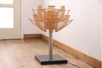 新古品　展示品　Hokore(誇れ)　希少な絶版品!繊細な竹細工が見事なスタンドライト(スタンド照明、フロアライト)(定価約95000円)(R-049540)