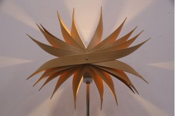 中古　展示品　未使用品　Hanabi-f　花火をモチーフにしたお洒落なスタンドライト(スタンド照明、フロアスタンド)(定価約75000円)(R-049542)