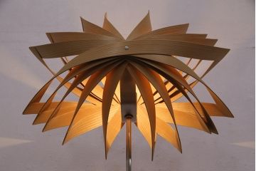 中古　展示品　未使用品　Hanabi-f　花火をモチーフにしたお洒落なスタンドライト(スタンド照明、フロアスタンド)(定価約75000円)(R-049542)