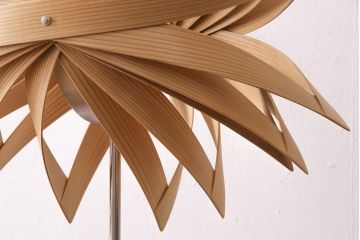 中古　展示品　未使用品　Hanabi-f　花火をモチーフにしたお洒落なスタンドライト(スタンド照明、フロアスタンド)(定価約75000円)(R-049542)