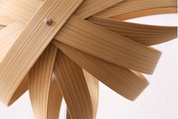 中古　展示品　未使用品　Shuriken-f 手裏剣をモチーフにしたお洒落なスタンドライト(スタンド照明、フロアスタンド)(定価約68000円)(R-049543)