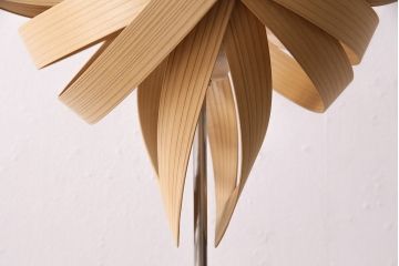 中古　展示品　未使用品　Shuriken-f 手裏剣をモチーフにしたお洒落なスタンドライト(スタンド照明、フロアスタンド)(定価約68000円)(R-049543)