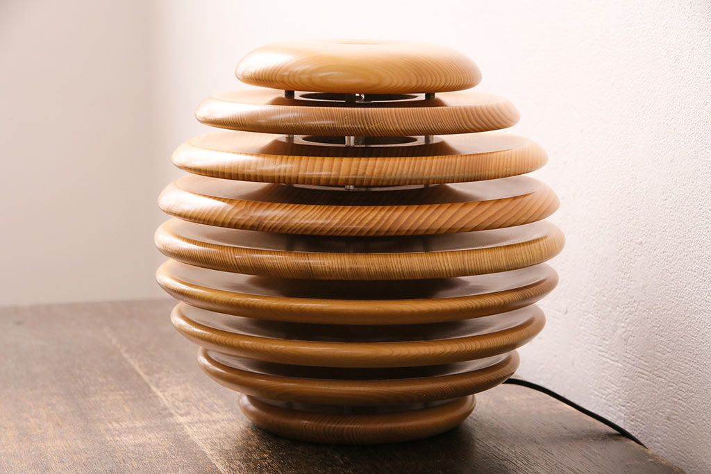 新古　未使用展示品　未使用　照明作家　谷俊幸作　MOCORO(モコロ)　個性的なデザインが目を引くスタンド照明(スタンドライト、卓上照明)(定価約42000円)(R-049544)