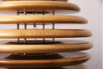 新古　未使用展示品　未使用　照明作家　谷俊幸作　MOCORO(モコロ)　個性的なデザインが目を引くスタンド照明(スタンドライト、卓上照明)(定価約42000円)(R-049544)