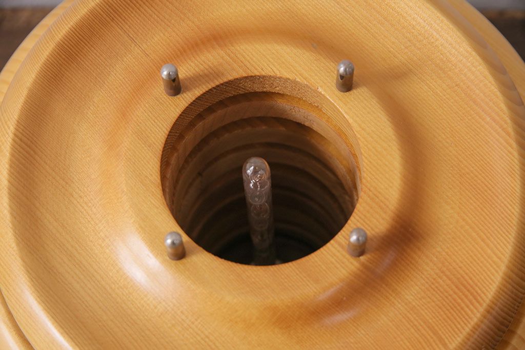 新古　未使用展示品　未使用　照明作家　谷俊幸作　MOCORO(モコロ)　個性的なデザインが目を引くスタンド照明(スタンドライト、卓上照明)(定価約42000円)(R-049544)