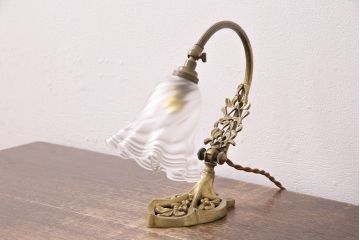 ビンテージ照明　高級品　真鍮製　イギリスよりやってきました!凝った装飾に目を奪われるスタンド照明(スタンドライト、卓上照明、ヴィンテージ)(R-049545)