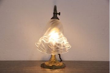 ビンテージ照明　高級品　真鍮製　イギリスよりやってきました!凝った装飾に目を奪われるスタンド照明(スタンドライト、卓上照明、ヴィンテージ)(R-049545)