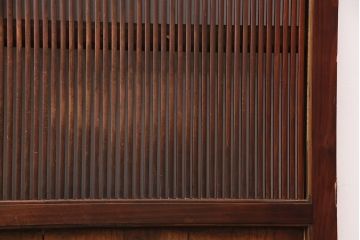 アンティーク建具　腰板ケヤキ材・その他ヒノキ材　明治期の古い蔵戸(格子戸、玄関戸、引き戸、建具)(R-049547)