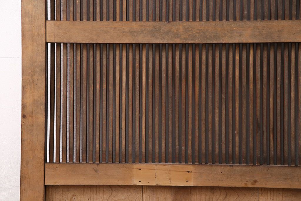 アンティーク建具　腰板ケヤキ材・その他ヒノキ材　明治期の古い蔵戸(格子戸、玄関戸、引き戸、建具)(R-049547)