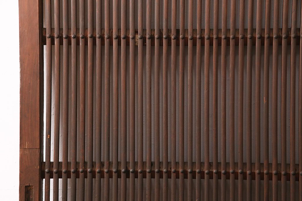 アンティーク建具　腰板ケヤキ材・枠ヒノキ材　明治期の古い蔵戸(格子戸、玄関戸、引き戸、建具)(R-049548)