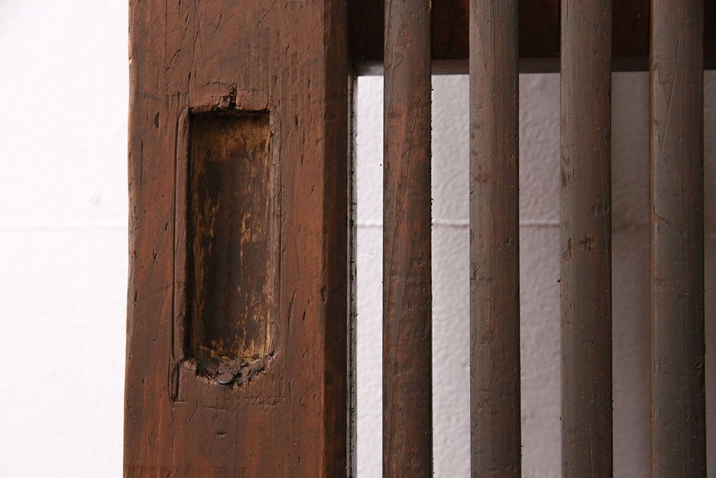 アンティーク建具　腰板ケヤキ材・枠ヒノキ材　明治期の古い蔵戸(格子戸、玄関戸、引き戸、建具)(R-049548)
