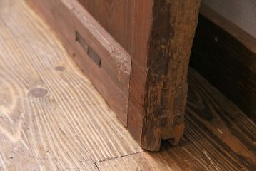アンティーク建具　腰板ケヤキ材・枠ヒノキ材　明治期の古い蔵戸(格子戸、玄関戸、引き戸、建具)(R-049548)