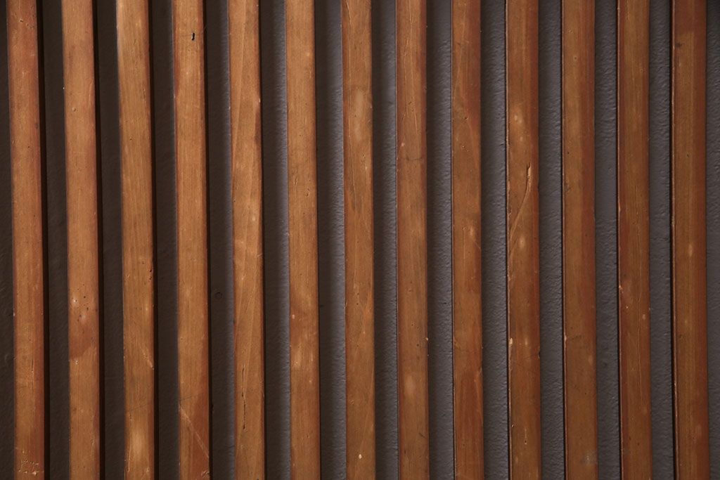 アンティーク建具　腰板ケヤキ材・枠ヒノキ材　明治期の古い蔵戸(格子戸、玄関戸、引き戸、建具)(R-049548)