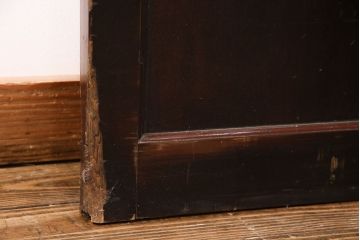 アンティーク建具　ヒノキ材　金網がおしゃれな蔵戸(きつね格子、狐格子、格子入り蔵戸、引き戸、玄関戸、格子戸、マス目、升目)(R-049549)