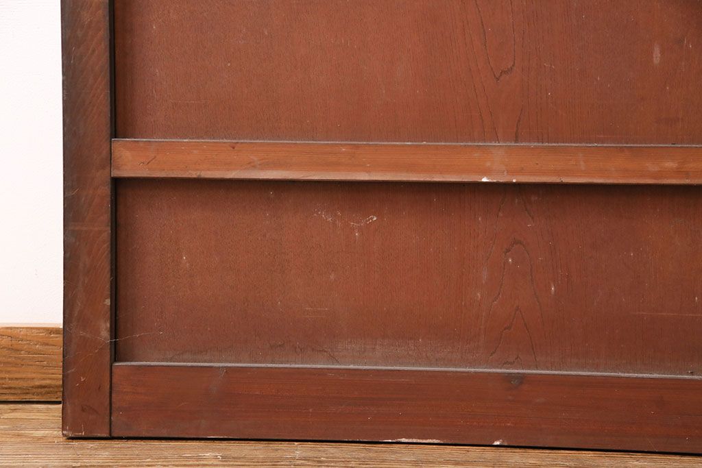 アンティーク建具　ヒノキ材　金網がおしゃれな蔵戸(きつね格子、狐格子、格子入り蔵戸、引き戸、玄関戸、格子戸、マス目、升目)(R-049549)