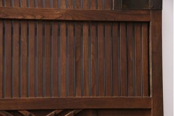 アンティーク建具　総ケヤキ材　凝ったデザインの珍しい蔵戸(格子戸、玄関戸、引き戸、建具)(R-049550)
