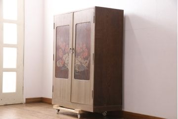和製アンティーク　桐材・杉材　扉の漆絵が優美な空間を演出する衣装箪笥(収納箪笥、和タンス、収納棚)(R-049552)