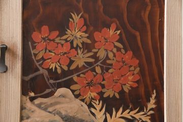 和製アンティーク　桐材・杉材　扉の漆絵が優美な空間を演出する衣装箪笥(収納箪笥、和タンス、収納棚)(R-049552)