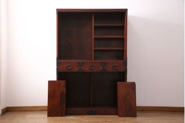 中古　美品　岩谷堂箪笥　和モダンの空間づくりにおすすめの格子戸が魅力的な食器棚(茶箪笥、茶棚、戸棚)(定価約75万円)(R-049554)