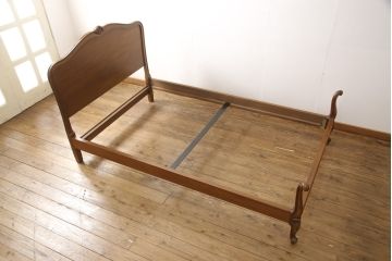 中古　DREXEL HERITAGE(ドレクセルヘリテージ)　Touraine(ツーレイン)　猫脚のデザインがアクセントのベッド(シングル、セミダブル)(定価約80万円)(R-049555)