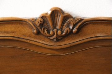 中古　DREXEL HERITAGE(ドレクセルヘリテージ)　Touraine(ツーレイン)　猫脚のデザインがアクセントのベッド(シングル、セミダブル)(定価約80万円)(R-049555)