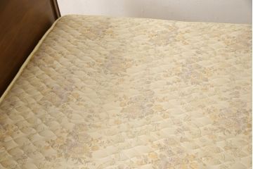 中古　DREXEL HERITAGE(ドレクセルヘリテージ)　Touraine(ツーレイン)　猫脚のデザインがアクセントのベッド(シングル、セミダブル)(定価約80万円)(R-049556)