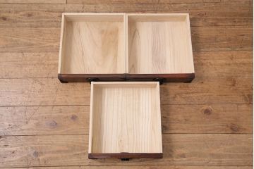 中古　美品　伝統民芸　岩谷堂箪笥　鶴モチーフの金具が上品な印象を高める小引き出し(卓上収納、小物収納)(R-049557)