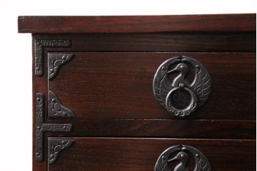 中古　美品　伝統民芸　岩谷堂箪笥　鶴モチーフの金具が上品な印象を高める小引き出し(卓上収納、小物収納)(R-049557)