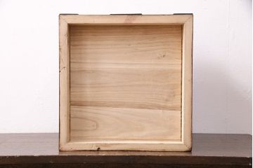 中古　美品　伝統民芸　岩谷堂箪笥　鶴モチーフの金具が上品な印象を高める小引き出し(卓上収納、小物収納)(R-049557)