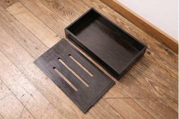和製アンティーク　総栗材　漆塗りが上質な雰囲気を高める収納箱(木箱、小物収納)(R-049560)