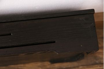 和製アンティーク　総栗材　漆塗り　上品な透かしの意匠がアクセントの収納箱(木箱、小物収納)(R-049562)