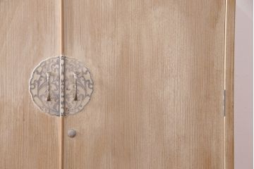 中古　伝統工芸品　加茂産　気品漂う佇まいが魅力的な総桐箪笥(胴厚、総桐たんす、着物タンス、衣装箪笥)(R-049566)