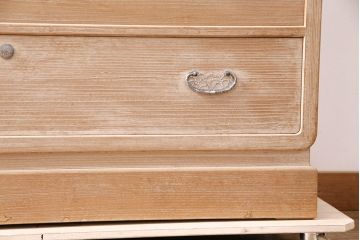 中古　伝統工芸品　加茂産　気品漂う佇まいが魅力的な総桐箪笥(胴厚、総桐たんす、着物タンス、衣装箪笥)(R-049566)