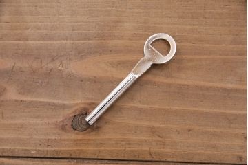 中古　伝統工芸品　加茂産　気品漂う佇まいが魅力的な総桐箪笥(胴厚、総桐たんす、着物タンス、衣装箪笥)(R-049566)