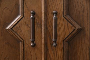 中古　美品　永田良介商店製　幾何学模様が目を引く!クラシカルな雰囲気を醸しだすライティングビューロー(簿記机、在宅ワーク、在宅用ワークデスク)(定価約54万円)(R-049567)