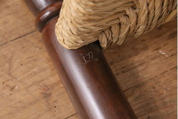 中古　松本民芸家具　美品　#48型　しずくのような背板の装飾が魅力的なスピンドルアームチェア(椅子、ダイニングチェア)(定価約14万9千円)(R-049568)
