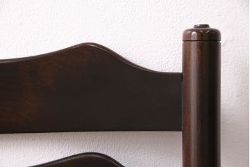 中古　松本民芸家具　美品　#23型　ラッシ座面　山並みの背貫が印象的なラダーバックアームチェア(椅子、ダイニングチェア)(定価約18万5千円)(R-049569)