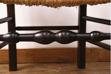 中古　松本民芸家具　美品　#23型　ラッシ座面　山並みの背貫が印象的なラダーバックアームチェア(椅子、ダイニングチェア)(定価約18万5千円)(R-049569)