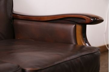 ビンテージ家具　カリモク家具(karimoku)　渋い雰囲気が格好良い!昭和レトロな佇まいが魅力の3人掛けソファ(アームソファ、ヴィンテージ)(R-049570)