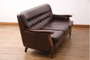 ビンテージ家具　カリモク家具(karimoku)　渋い雰囲気が格好良い!昭和レトロな佇まいが魅力の3人掛けソファ(アームソファ、ヴィンテージ)(R-049570)
