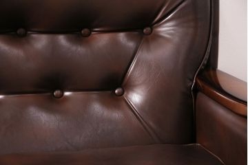 ビンテージ家具　カリモク家具(karimoku)　渋い雰囲気が格好良い!昭和レトロな佇まいが魅力の3人掛けソファ(アームソファ、ヴィンテージ)(R-049570)