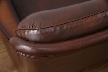 ビンテージ家具　カリモク家具(karimoku)　渋い雰囲気が格好良い!昭和レトロな佇まいが魅力の3人掛けソファ(アームソファ、ヴィンテージ)(R-049570)