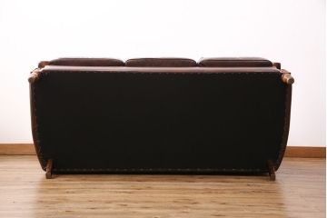 ビンテージ家具　カリモク家具(karimoku)　渋い雰囲気が格好良い!昭和レトロな佇まいが魅力の3人掛けソファ(アームソファ、ヴィンテージ)(R-049570)